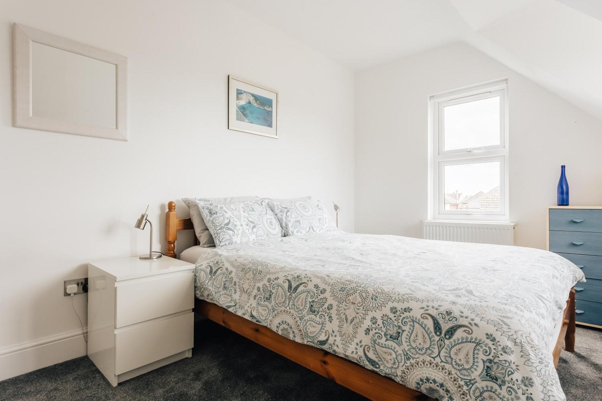 Private Two Bedroom Residence In Southbourne - Private Parking - Off The High Street - Minutes Away From The Beach Bournemouth Eksteriør bilde